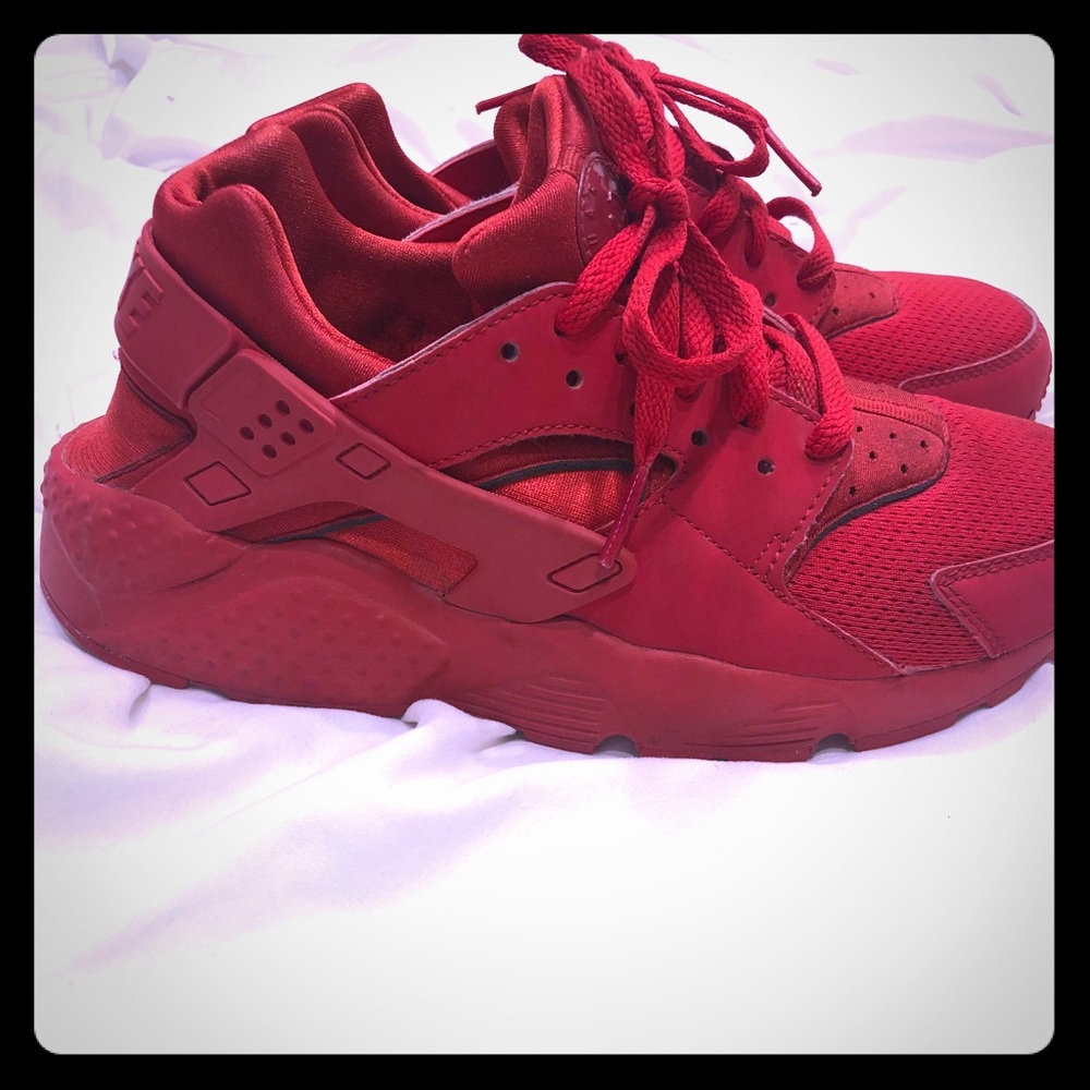 Red youth Nike huaraches